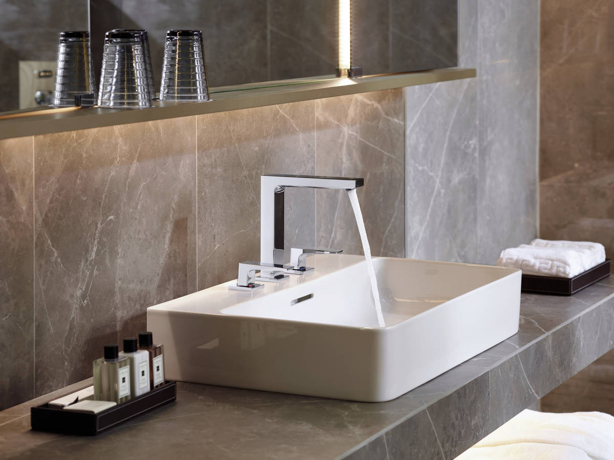 Смеситель для раковины на 3 отверстия Hansgrohe Metropol 32515000