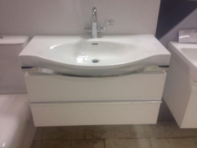 Мебель для ванной 90 см. Laufen Palace 4.0125.2.075.463.R раковина с полотенцедержателем