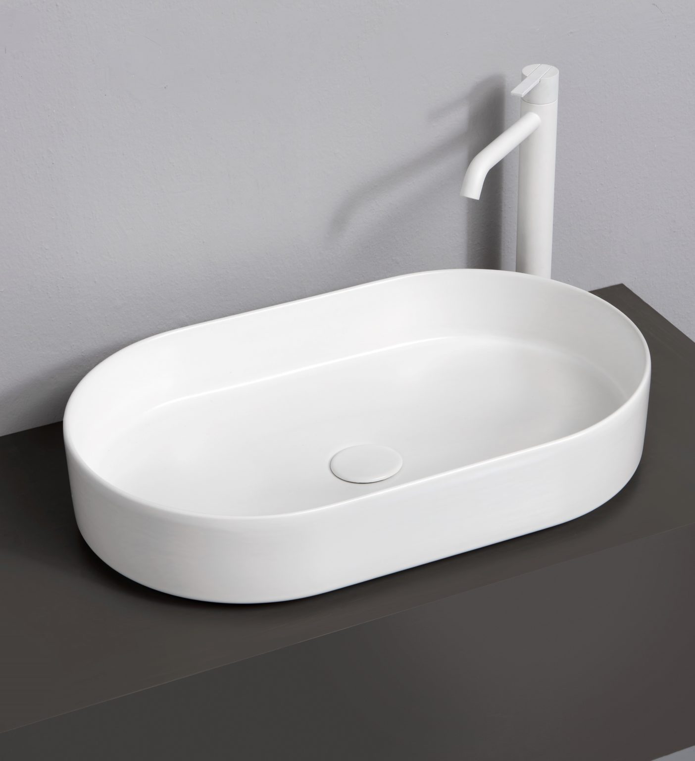 White Ceramic Blade W0527FM Раковина овальная накладная 60x36 цвет серый матовый