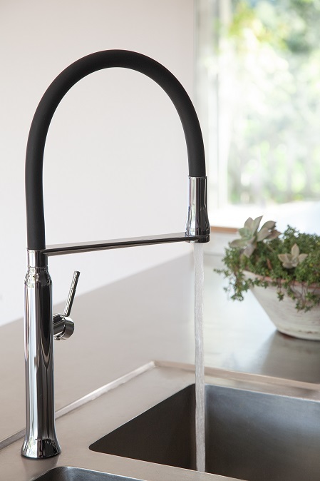 Ramon Soler Смеситель для кухни с магнитным клапаном и гибким шлангом KITCHEN MAGNET 388801MA, шт